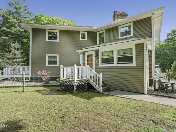 31 Skyline Drive, Melrose, NY 12121
