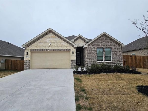 213 Rosemary, Azle, TX 76020