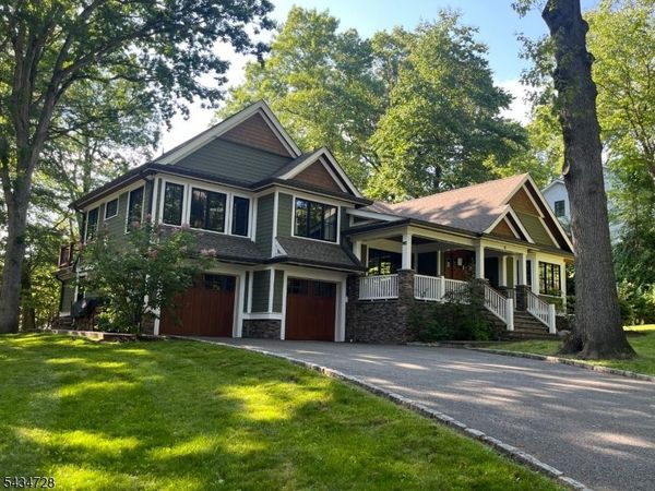 11 Crystal Rd, Mountain Lakes, NJ 07046
