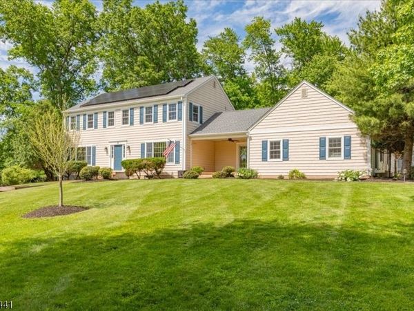 19 Heather Hill Way, Bridgewater, NJ 08807