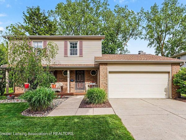 110 Stratford Drive, Mason, MI 48854