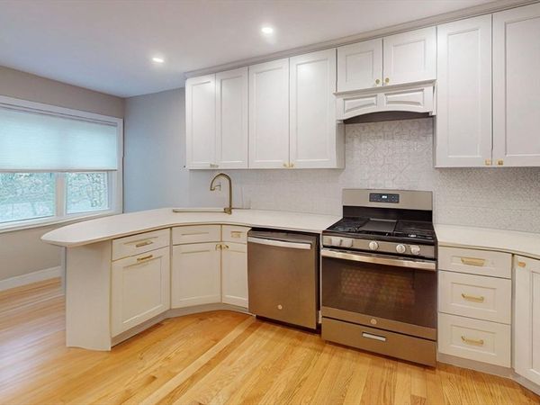 8 Knollwood Court, Unit 8, Burlington, MA 01803