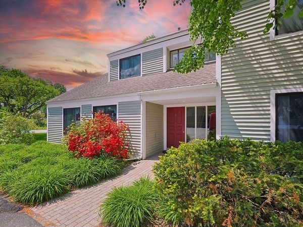26 Concord Greene, Unit 3, Concord, MA 01742