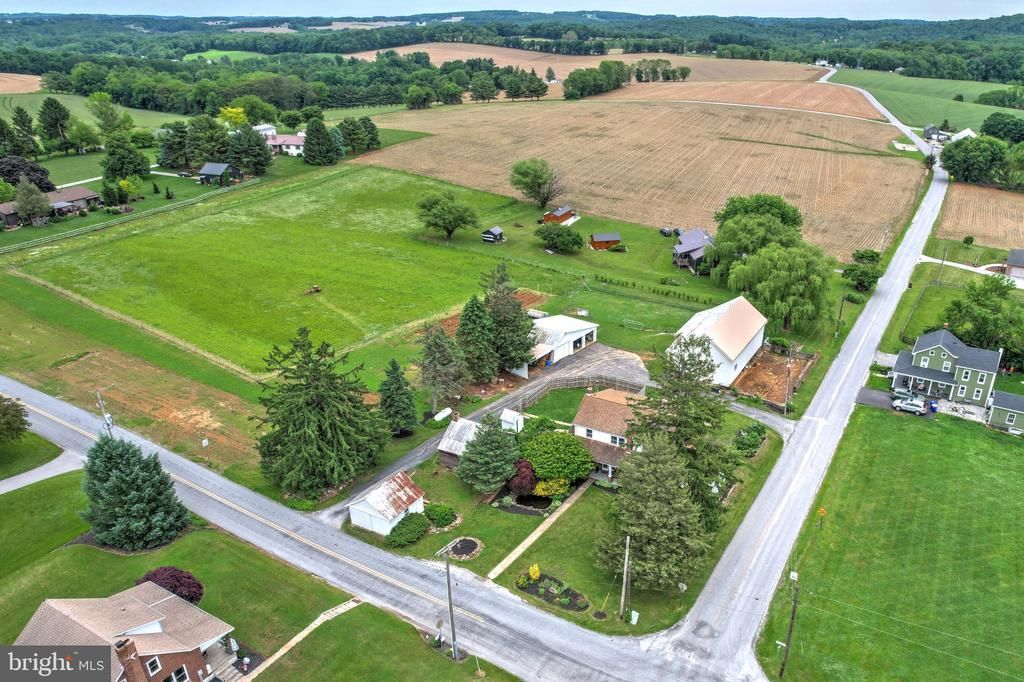10709 MT ZION ROAD , GLEN ROCK, PA 17327