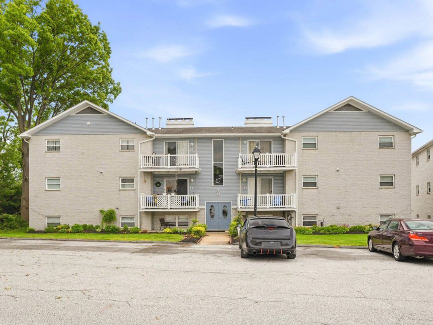 17 Warren Lodge Court, Unit 1C, Cockeysville, MD 21030 Main Photo