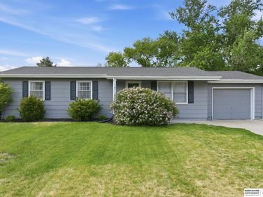 9818 Pratt Street , Omaha, NE 68134