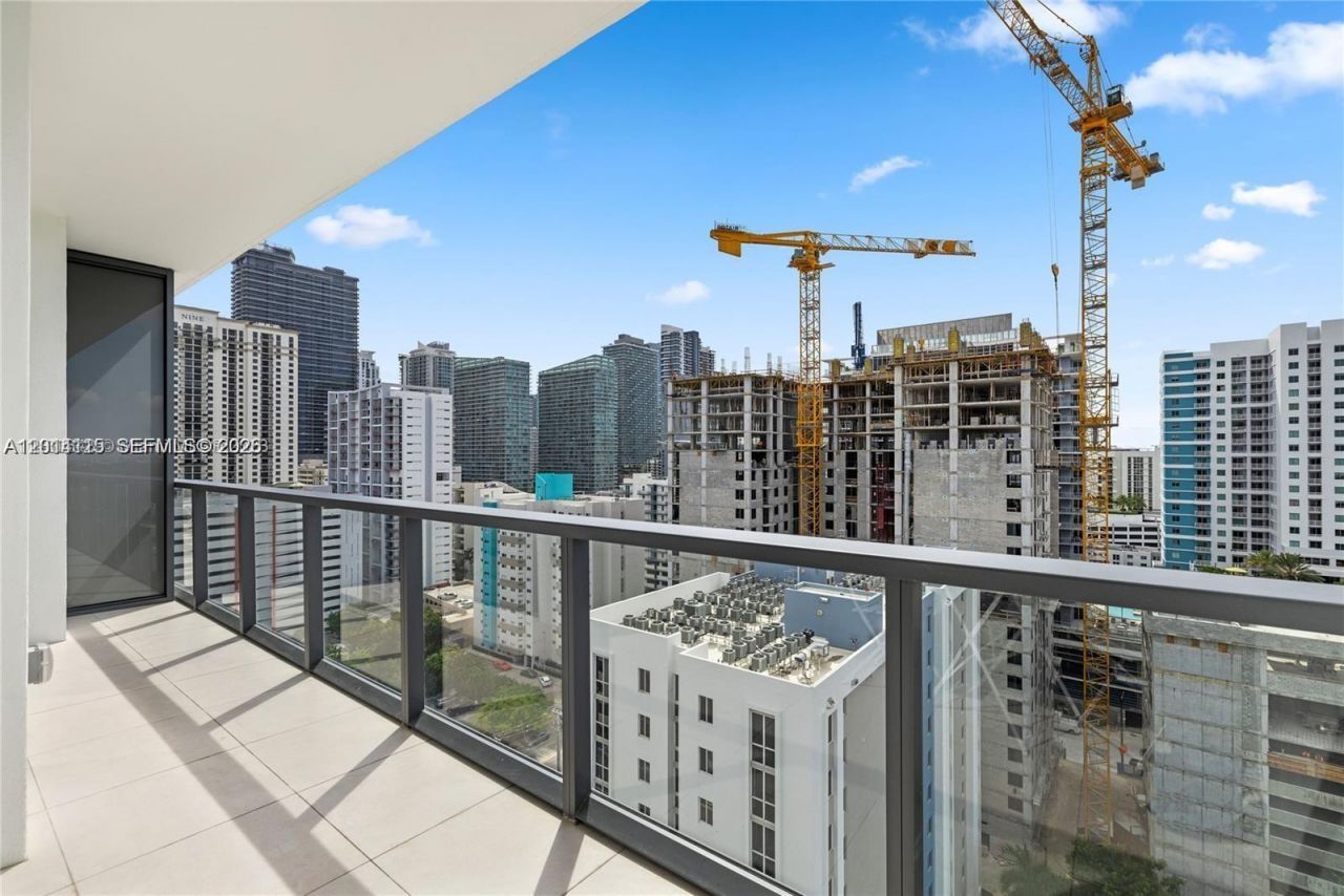 239 SW 9th St , Unit 1502, Miami, FL 33130 Photo