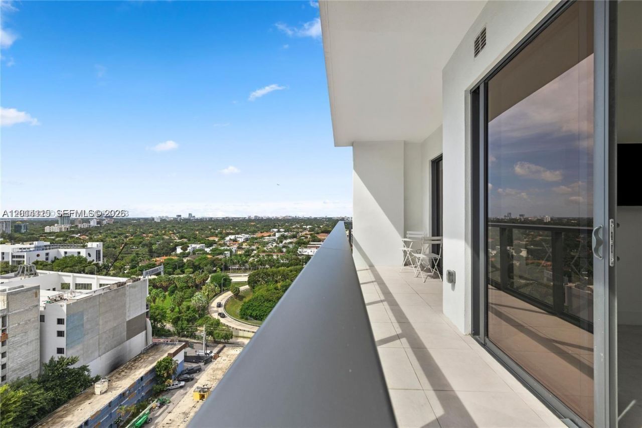239 SW 9th St , Unit 1502, Miami, FL 33130 Photo