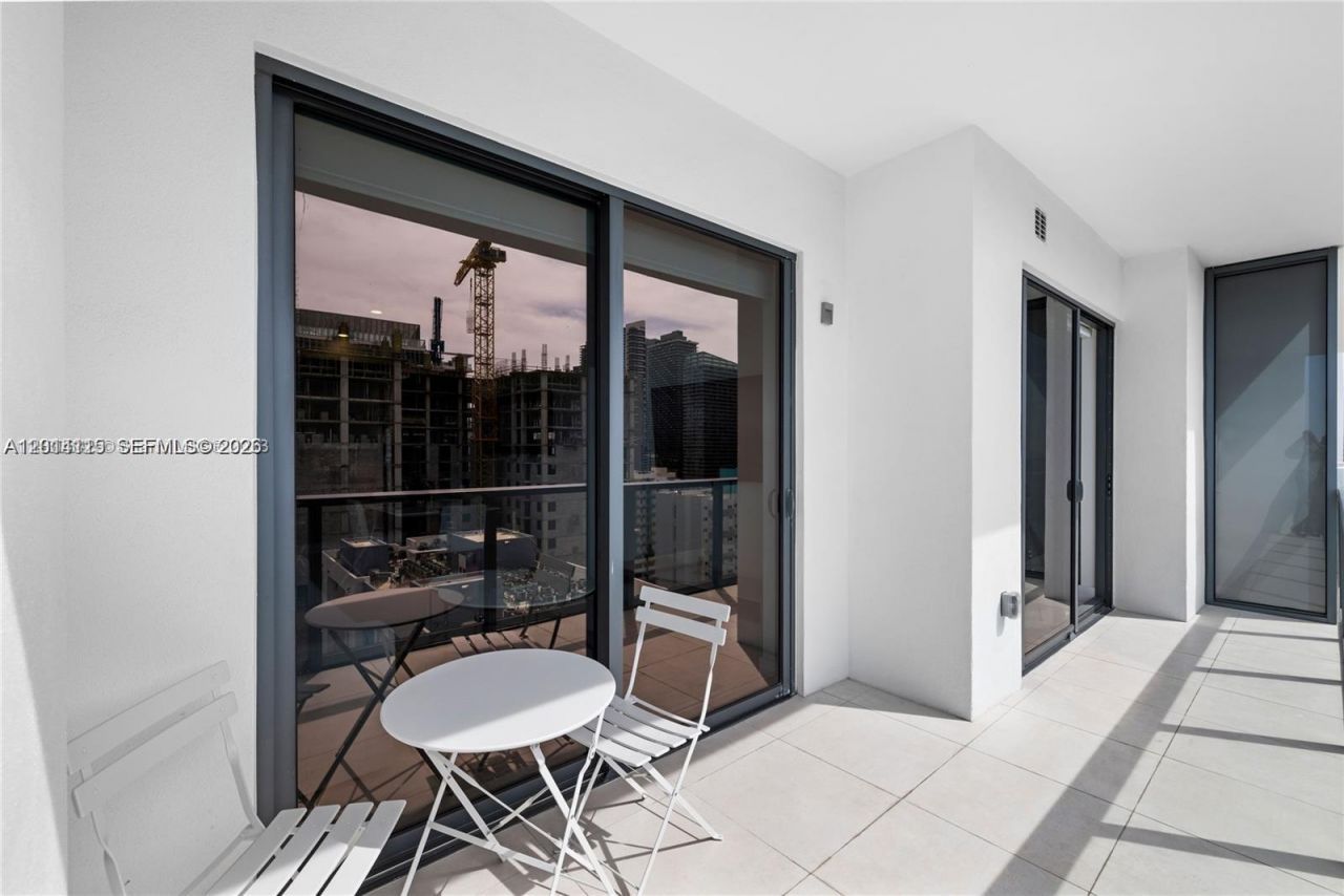 239 SW 9th St , Unit 1502, Miami, FL 33130 Photo