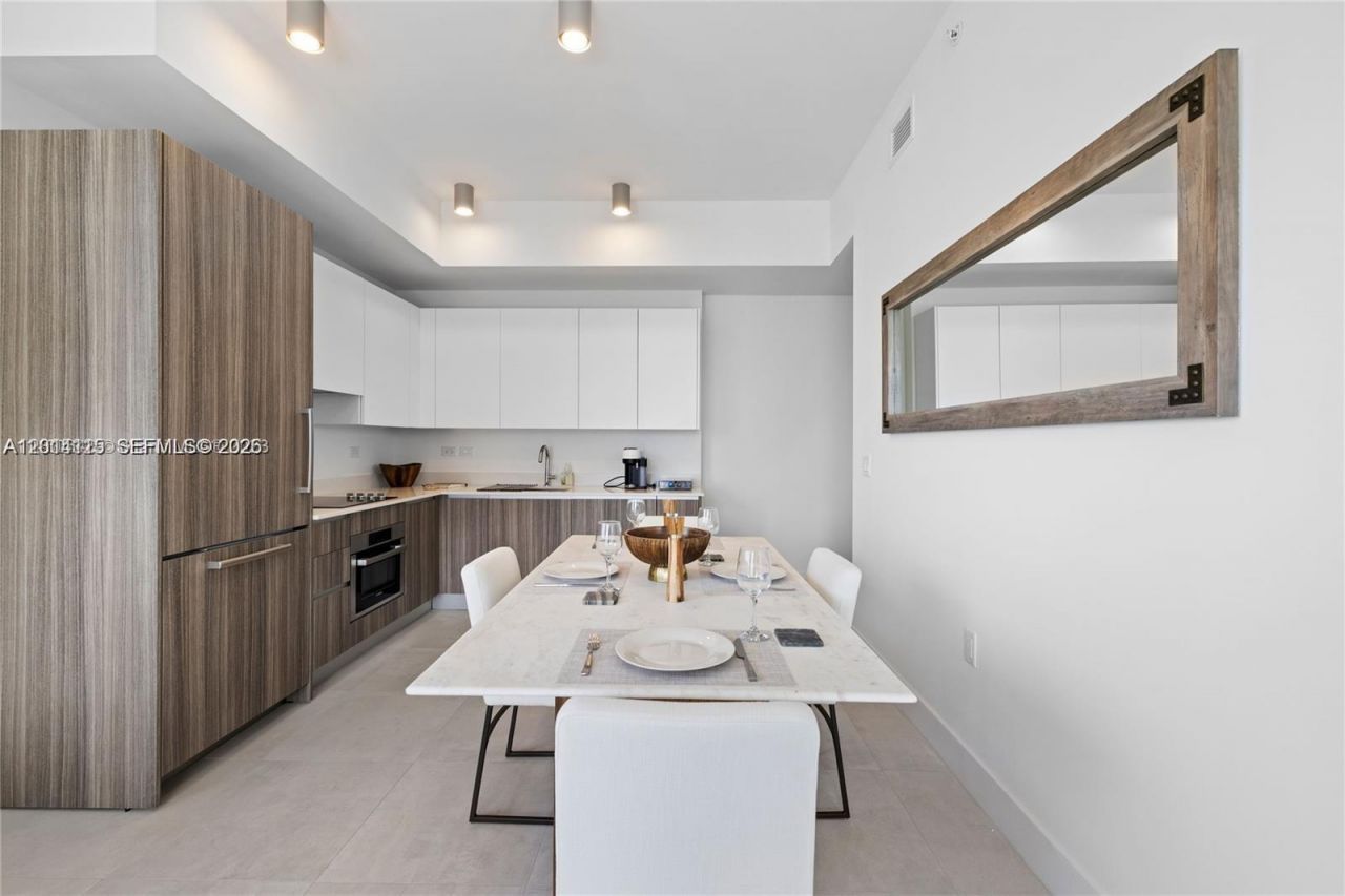 239 SW 9th St , Unit 1502, Miami, FL 33130 Photo