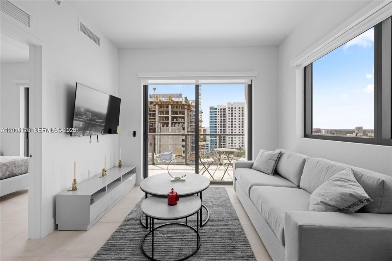 239 SW 9th St , Unit 1502, Miami, FL 33130 Photo