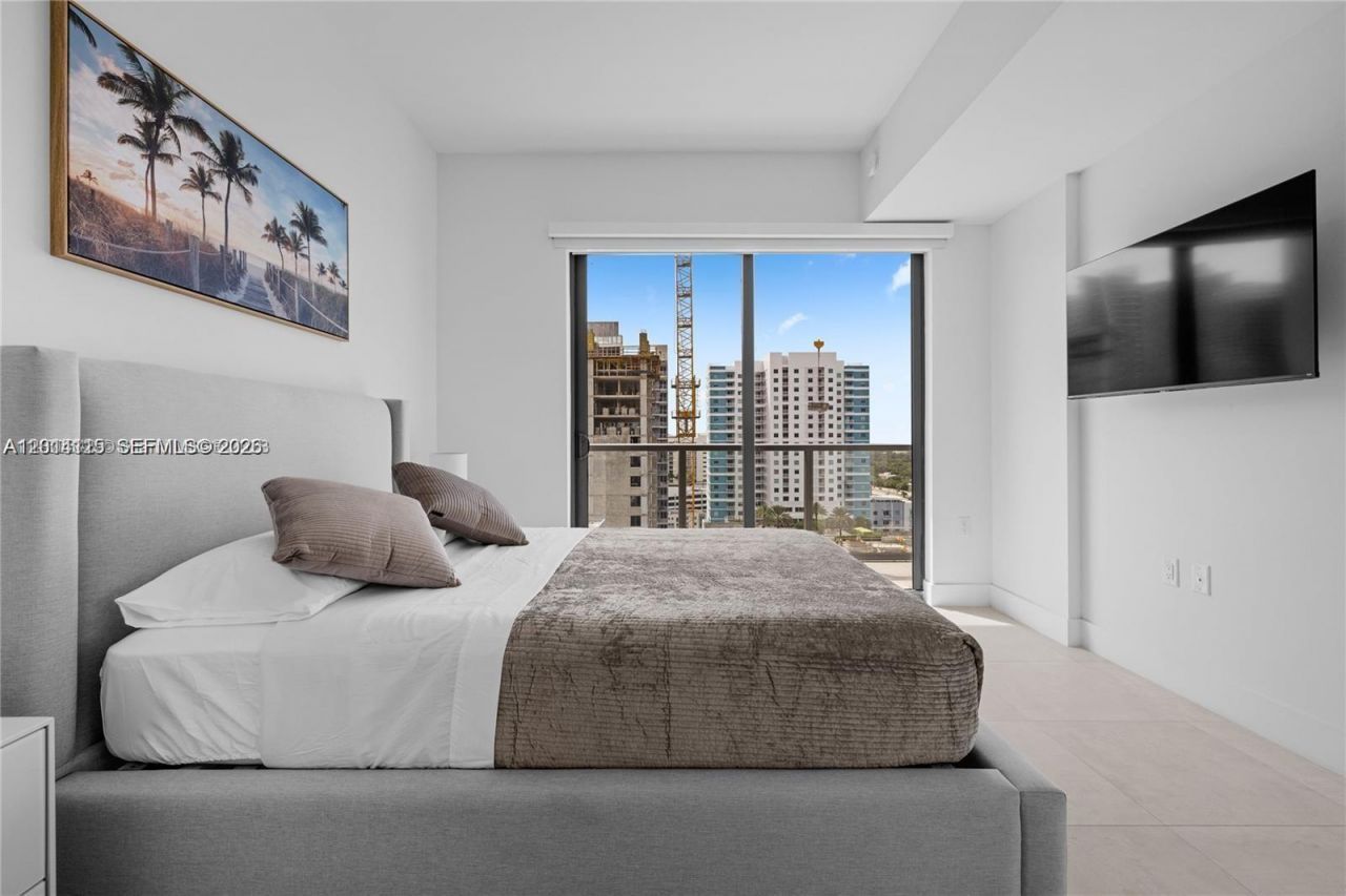 239 SW 9th St , Unit 1502, Miami, FL 33130 Photo