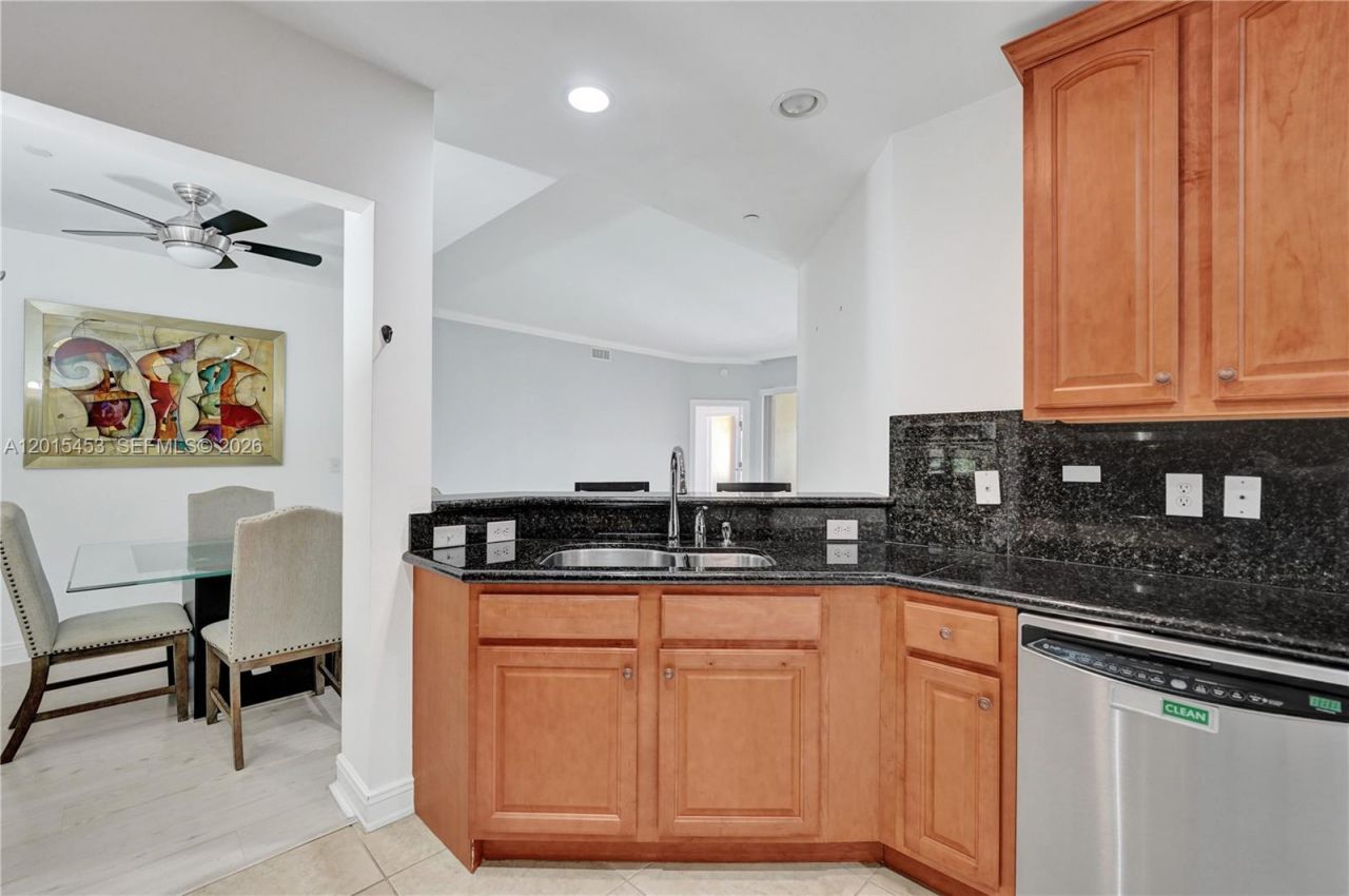 16135 Emerald Estates Dr, Unit 166, Weston, FL 33331 Photo