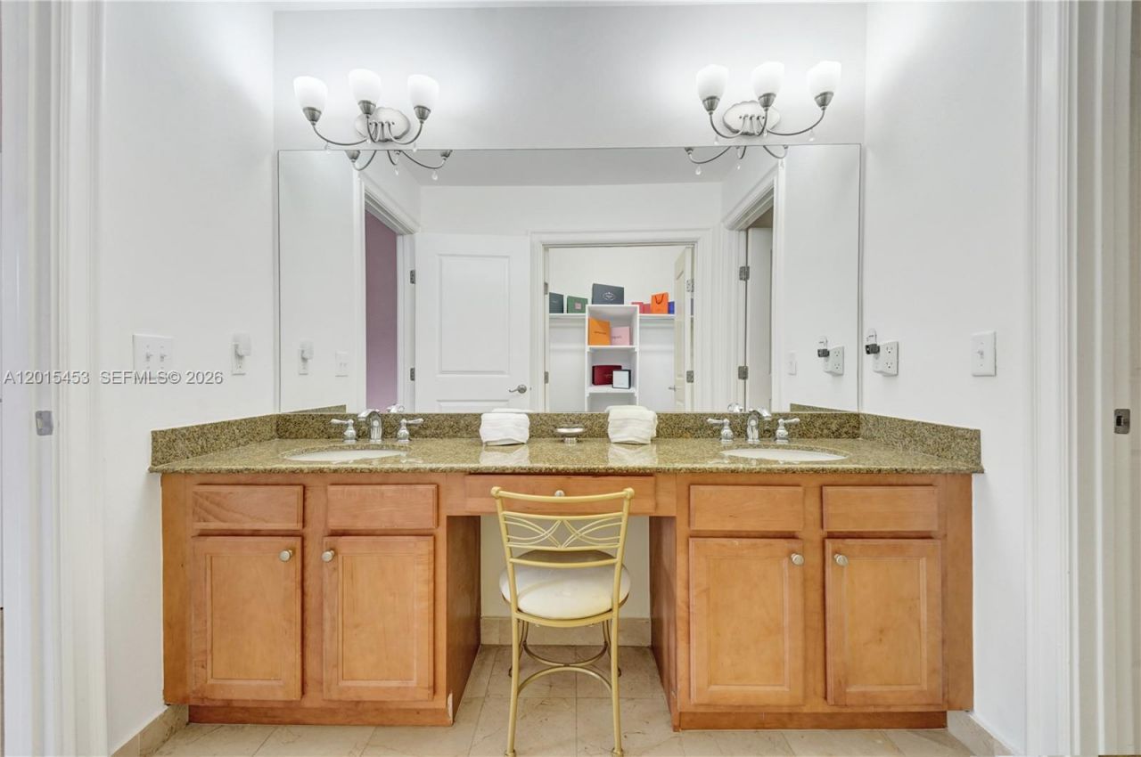 16135 Emerald Estates Dr, Unit 166, Weston, FL 33331 Photo