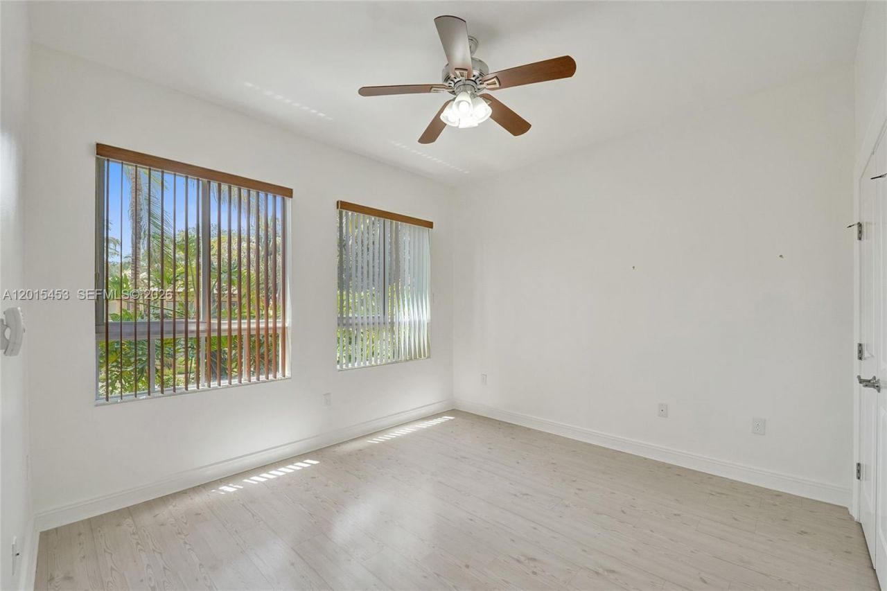 16135 Emerald Estates Dr, Unit 166, Weston, FL 33331 Photo