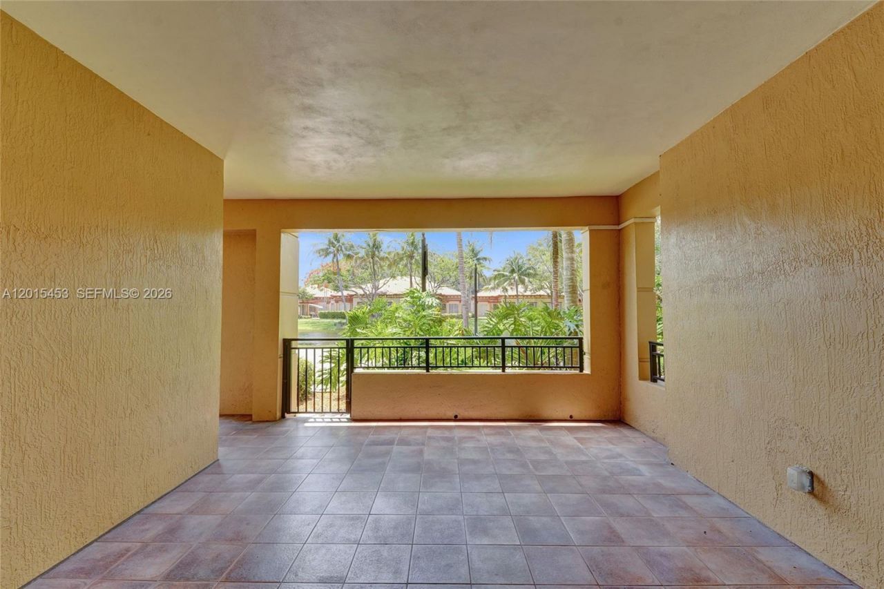 16135 Emerald Estates Dr, Unit 166, Weston, FL 33331 Photo
