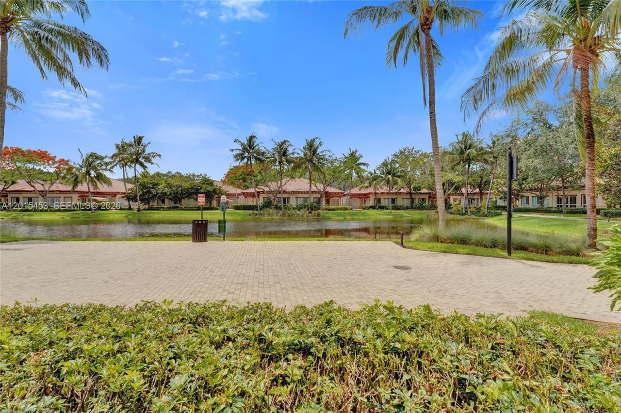 16135 Emerald Estates Dr, Unit 166, Weston, FL 33331 Photo