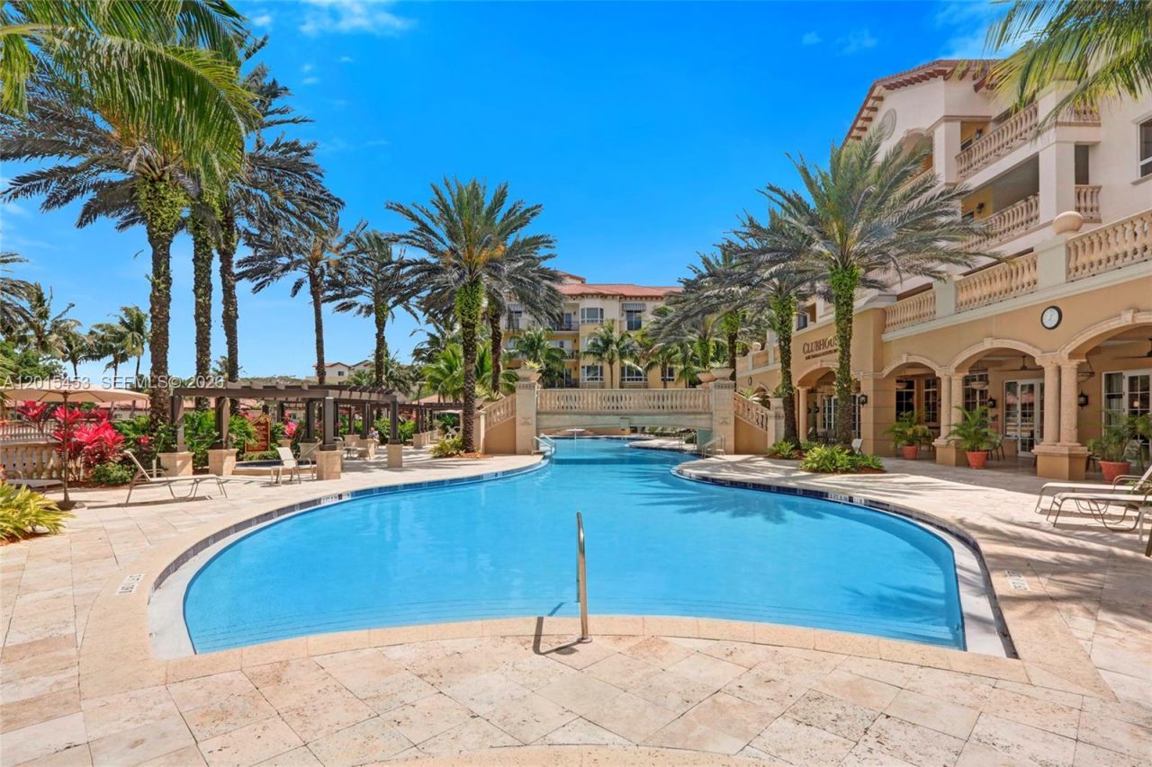 16135 Emerald Estates Dr, Unit 166, Weston, FL 33331 Photo
