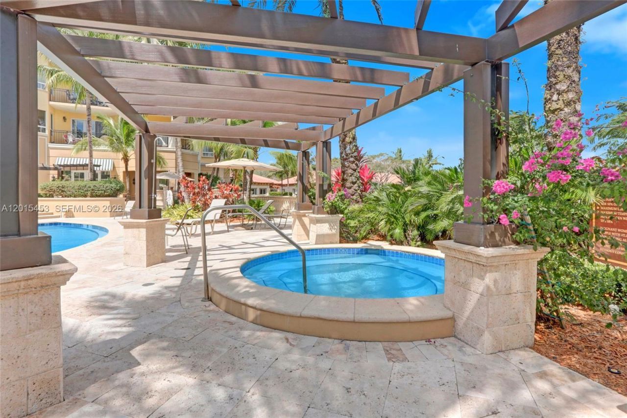 16135 Emerald Estates Dr, Unit 166, Weston, FL 33331 Photo
