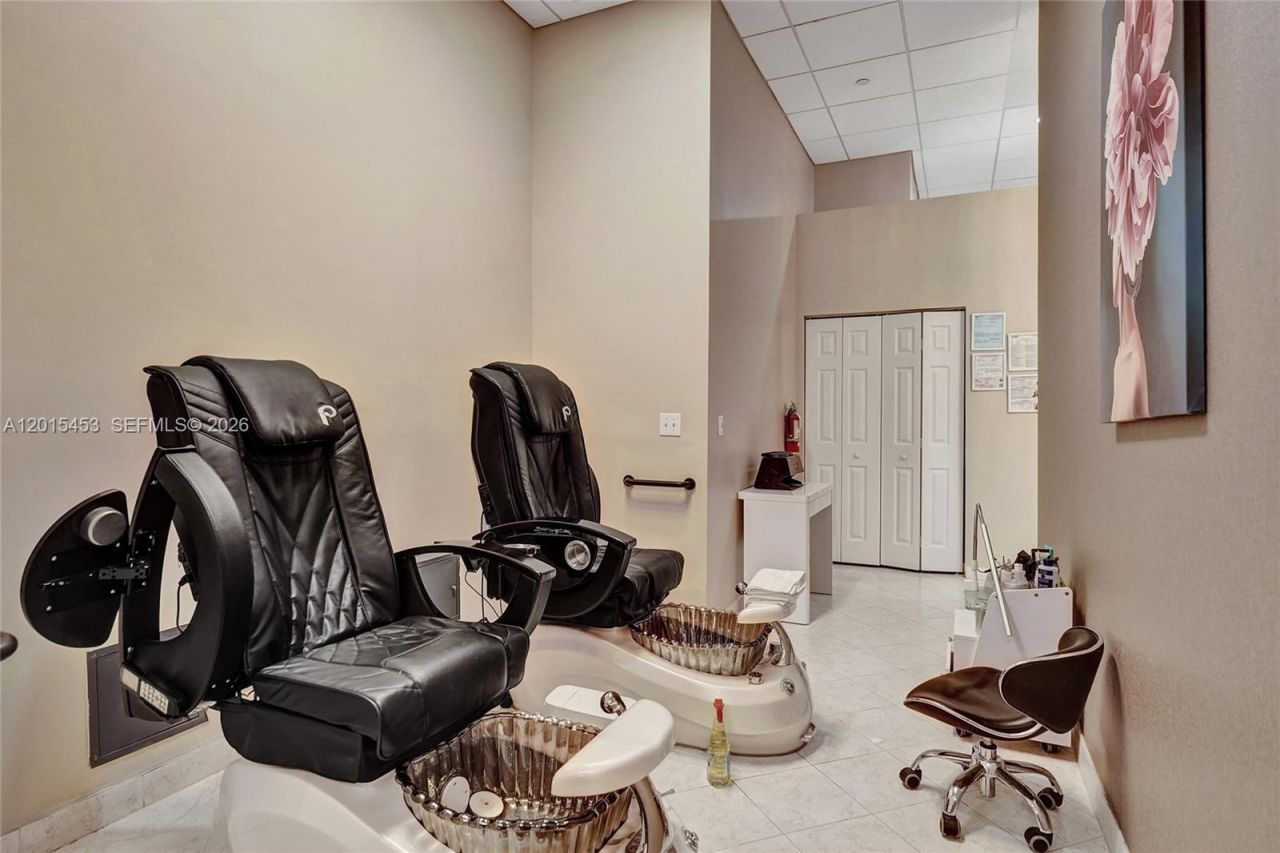 16135 Emerald Estates Dr, Unit 166, Weston, FL 33331 Photo