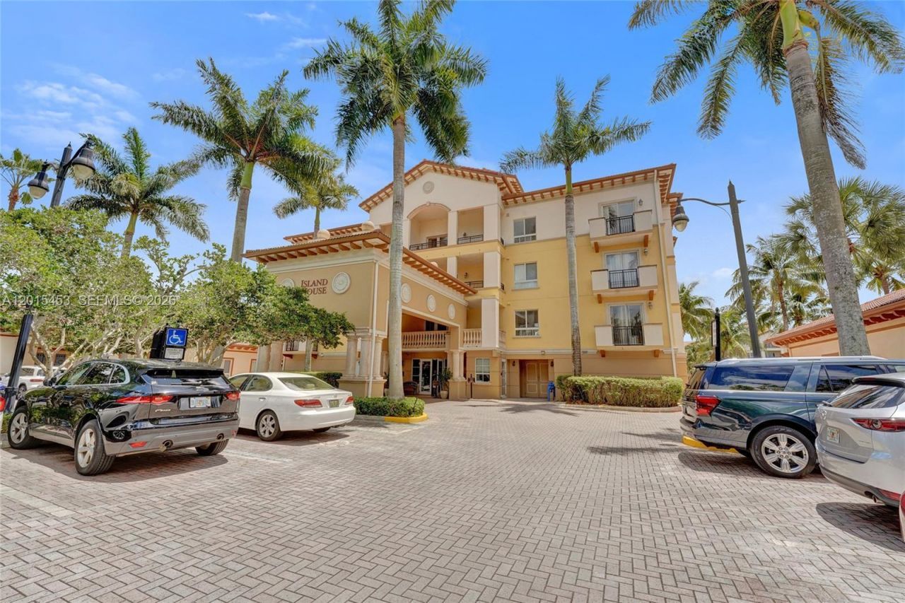 16135 Emerald Estates Dr, Unit 166, Weston, FL 33331 Photo