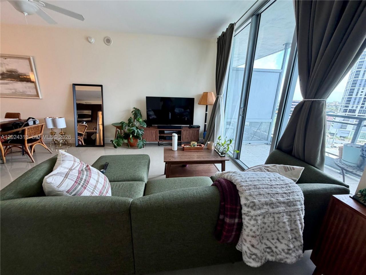 90 SW 3rd St , Unit 1409, Miami, FL 33130 Photo