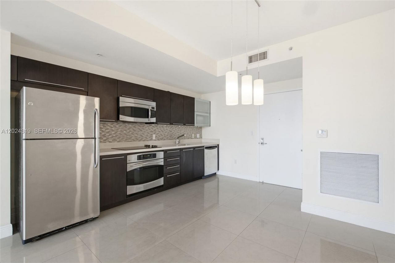 90 SW 3rd St, Unit 1409, Miami, FL 33130 Photo