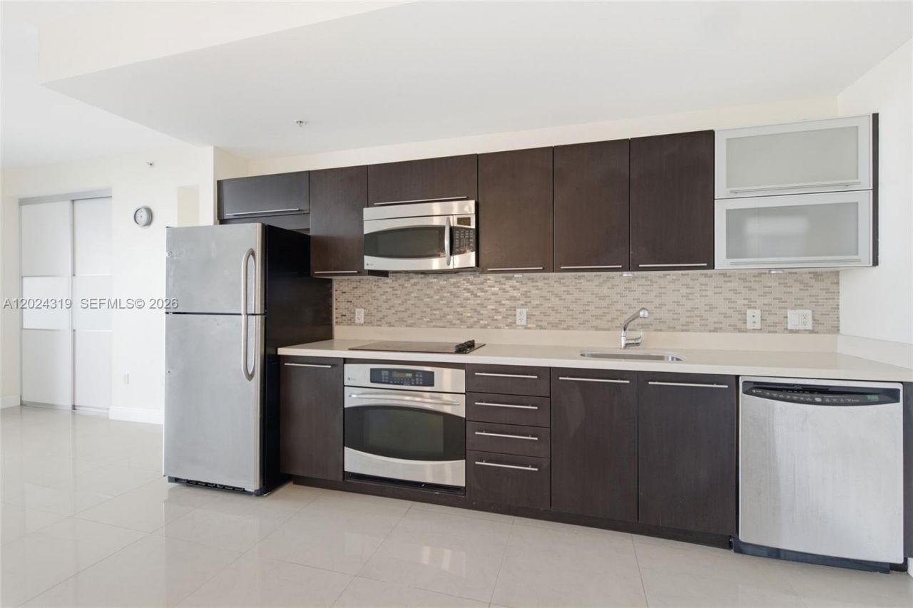 90 SW 3rd St, Unit 1409, Miami, FL 33130 Photo