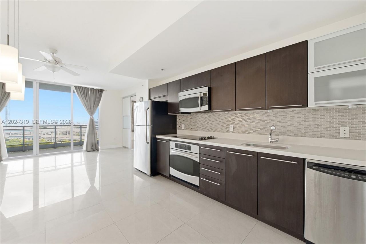 90 SW 3rd St, Unit 1409, Miami, FL 33130 Photo