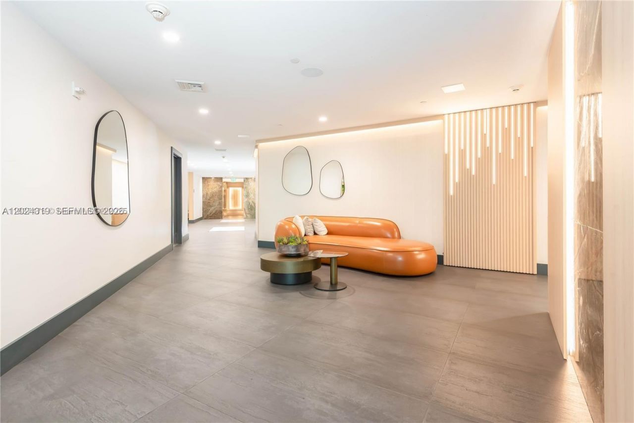 90 SW 3rd St , Unit 1409, Miami, FL 33130 Photo