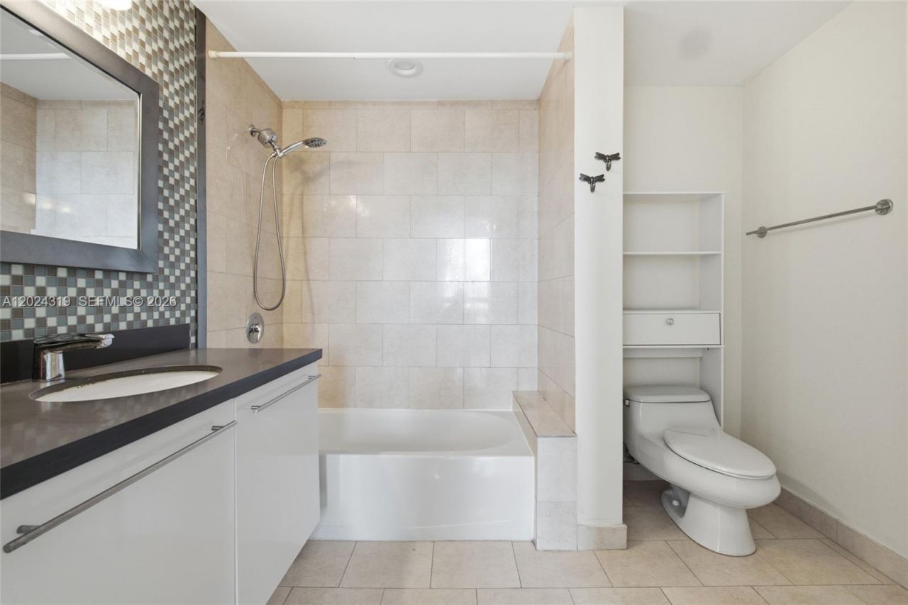 90 SW 3rd St, Unit 1409, Miami, FL 33130 Photo