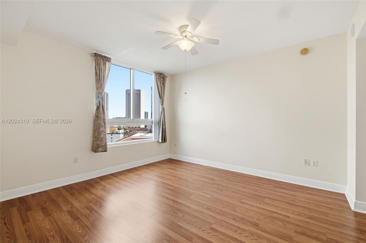 90 SW 3rd St, Unit 1409, Miami, FL 33130 Photo