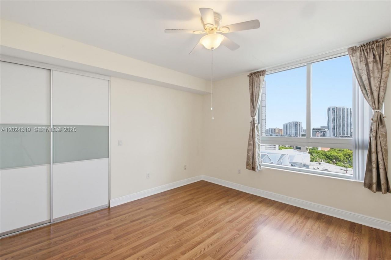 90 SW 3rd St, Unit 1409, Miami, FL 33130 Photo