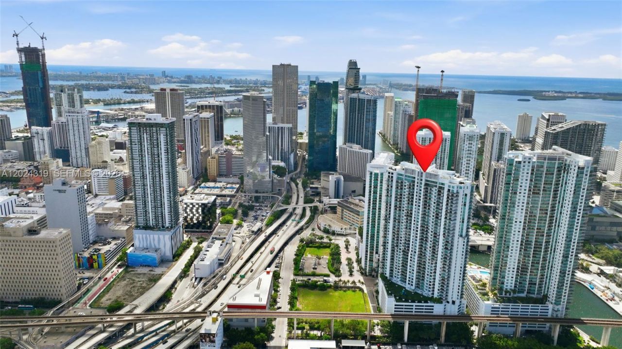 90 SW 3rd St, Unit 1409, Miami, FL 33130 Photo
