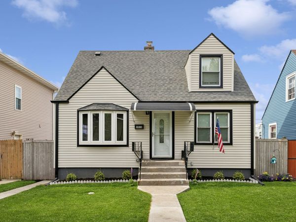 3933 W 85th Place, Chicago, IL 60652