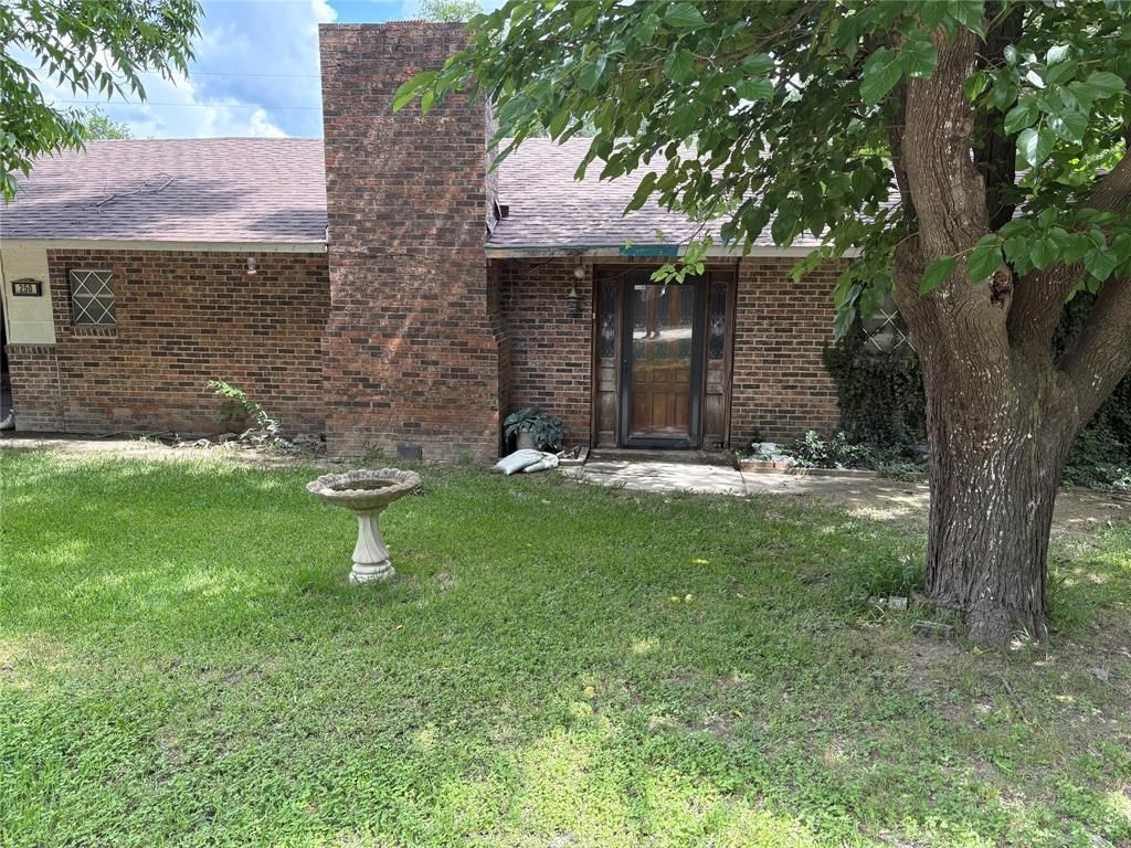250 Bluegrass, Whitney, TX 76692 Main Photo