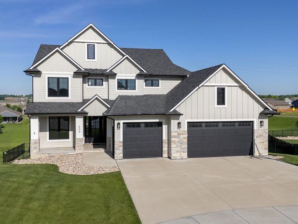 505 S Sassafras Cir, Sioux Falls, SD 57110