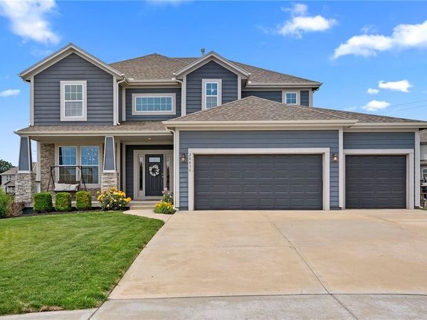 20430 W 107th Terrace, Olathe, KS 66061
