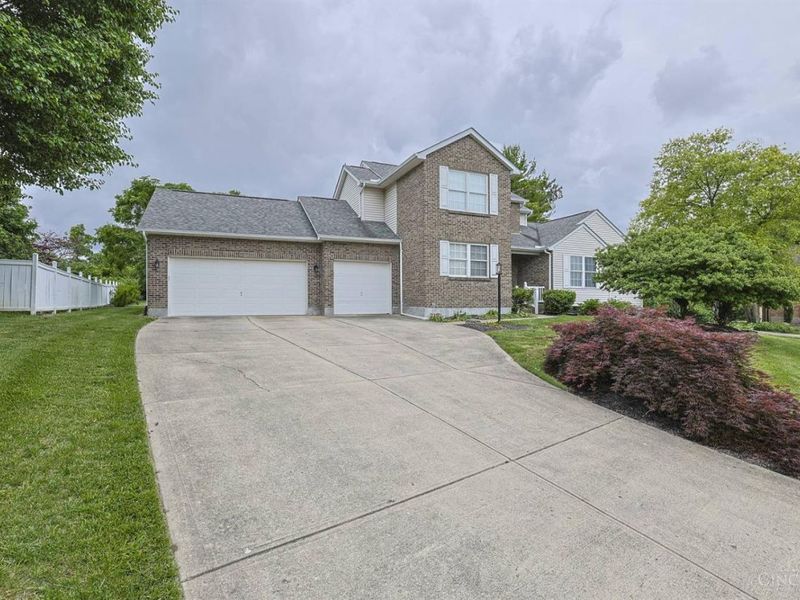 5651 Eagle Nest Court, West Chester, OH 45069 Photo 2