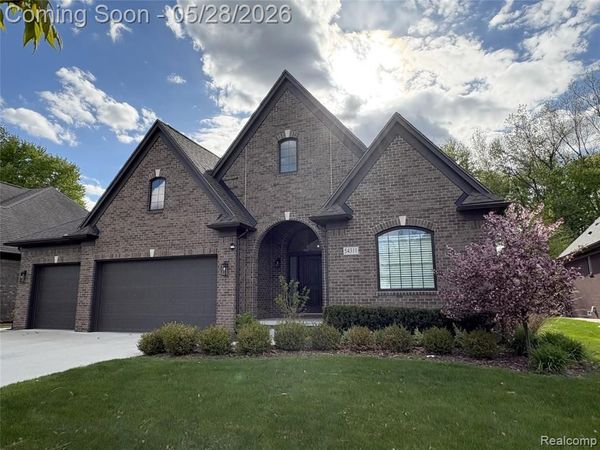 54311 Lawson Creek Drive, Shelby Twp, MI 48316
