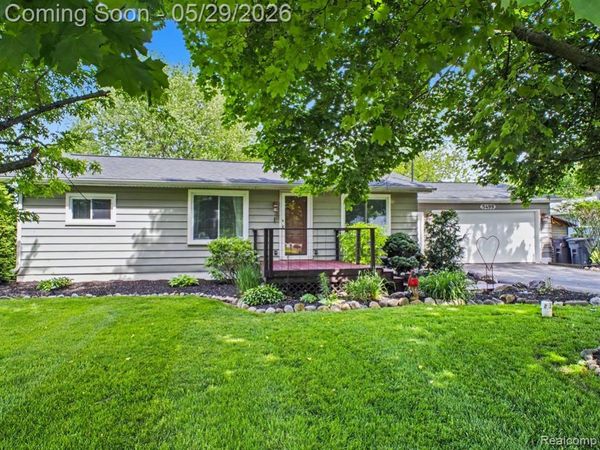 5499 Robin Drive, Grand Blanc Twp, MI 48439