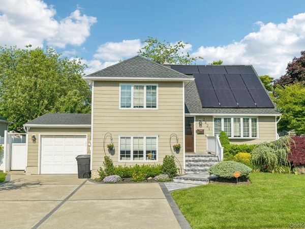 2821 Colonial Avenue, Merrick, NY 11566