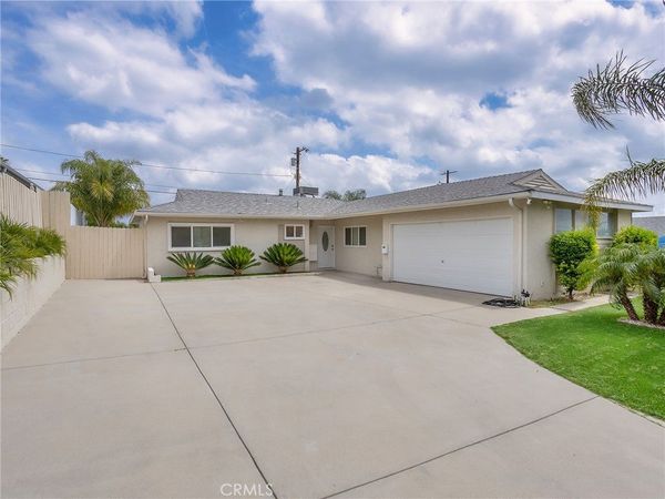 13424 Dyer Street, Sylmar, CA 91342