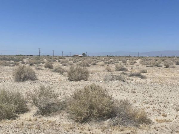 2444 Sea Shore Avenue, Thermal, CA 92274