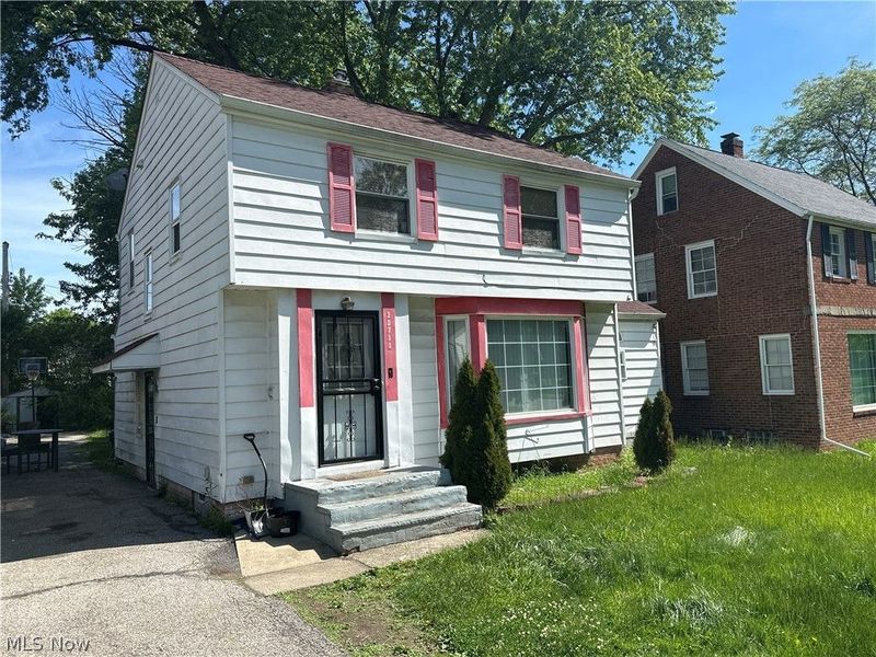 20711 E Ridgewood Avenue, Warrensville Heights, OH 44122 Photo 3