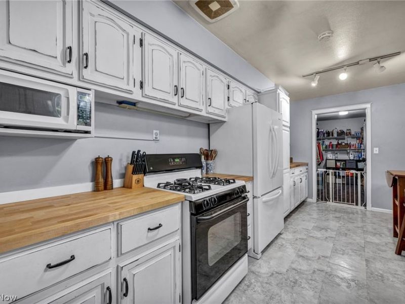 7663 Kitner Boulevard, Northfield Center, OH 44067 Photo 7