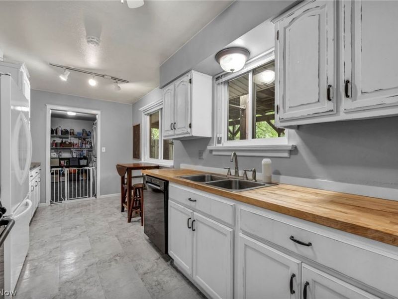 7663 Kitner Boulevard, Northfield Center, OH 44067 Photo 8