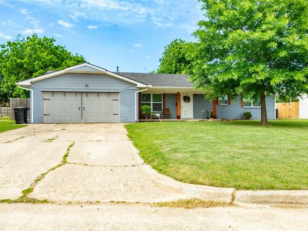 913 SW 6th Street, Moore, OK 73160