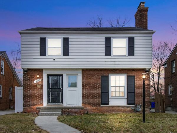 15276 Young Street, Detroit, MI 48205