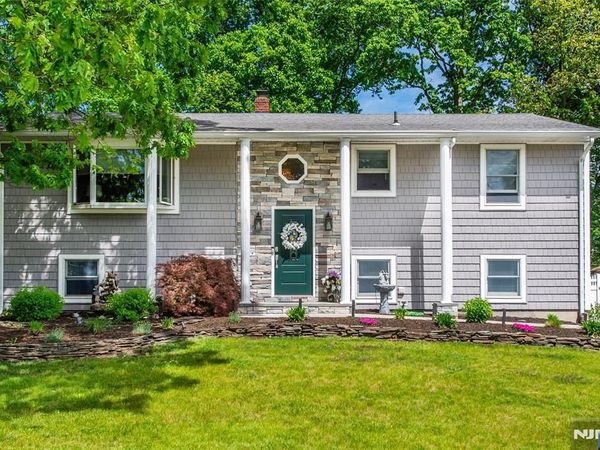 42 Summit Road, Jefferson Township, NJ 07438